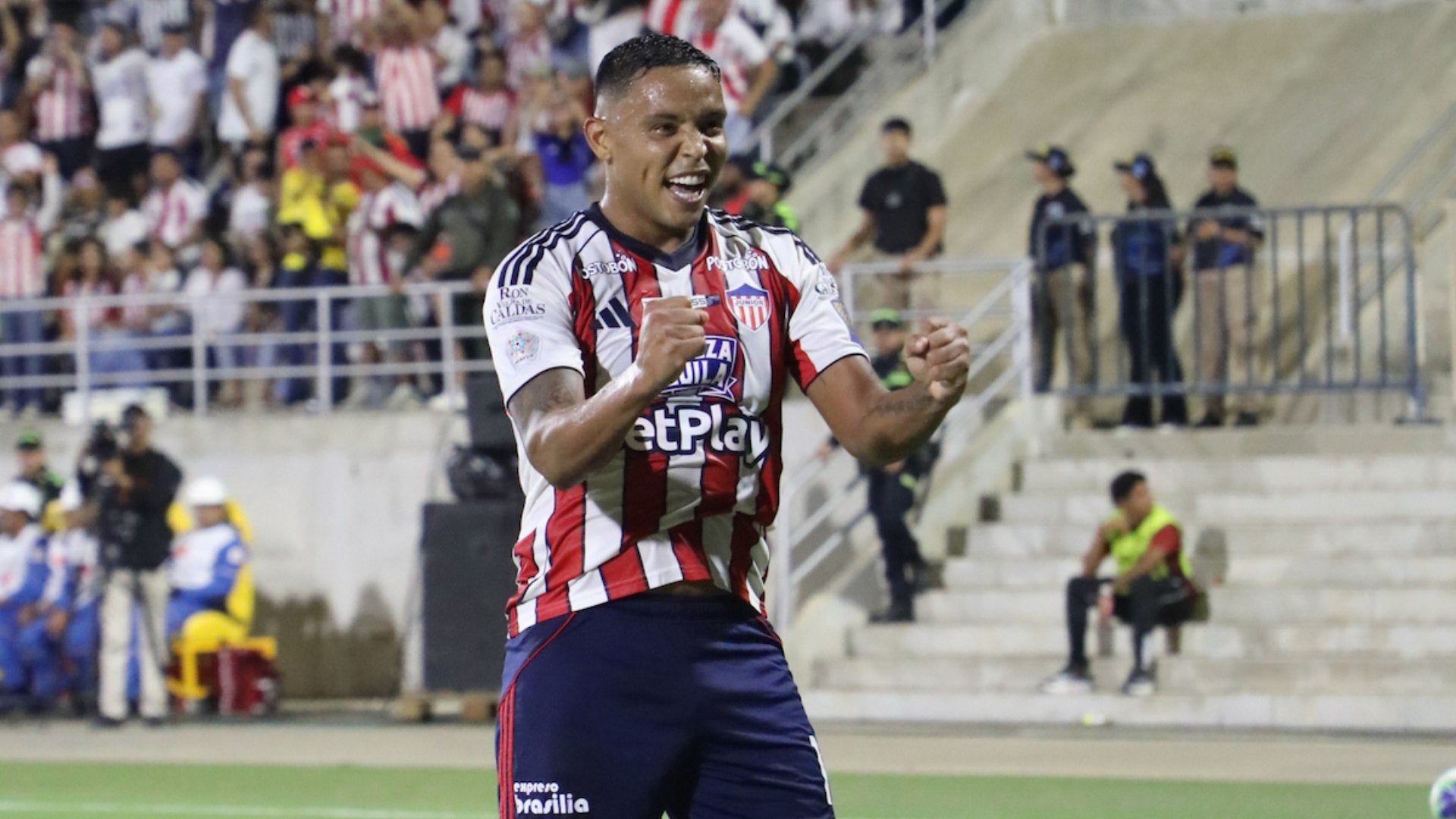 Junior falló un penal y Muriel tuvo que salir de cambio