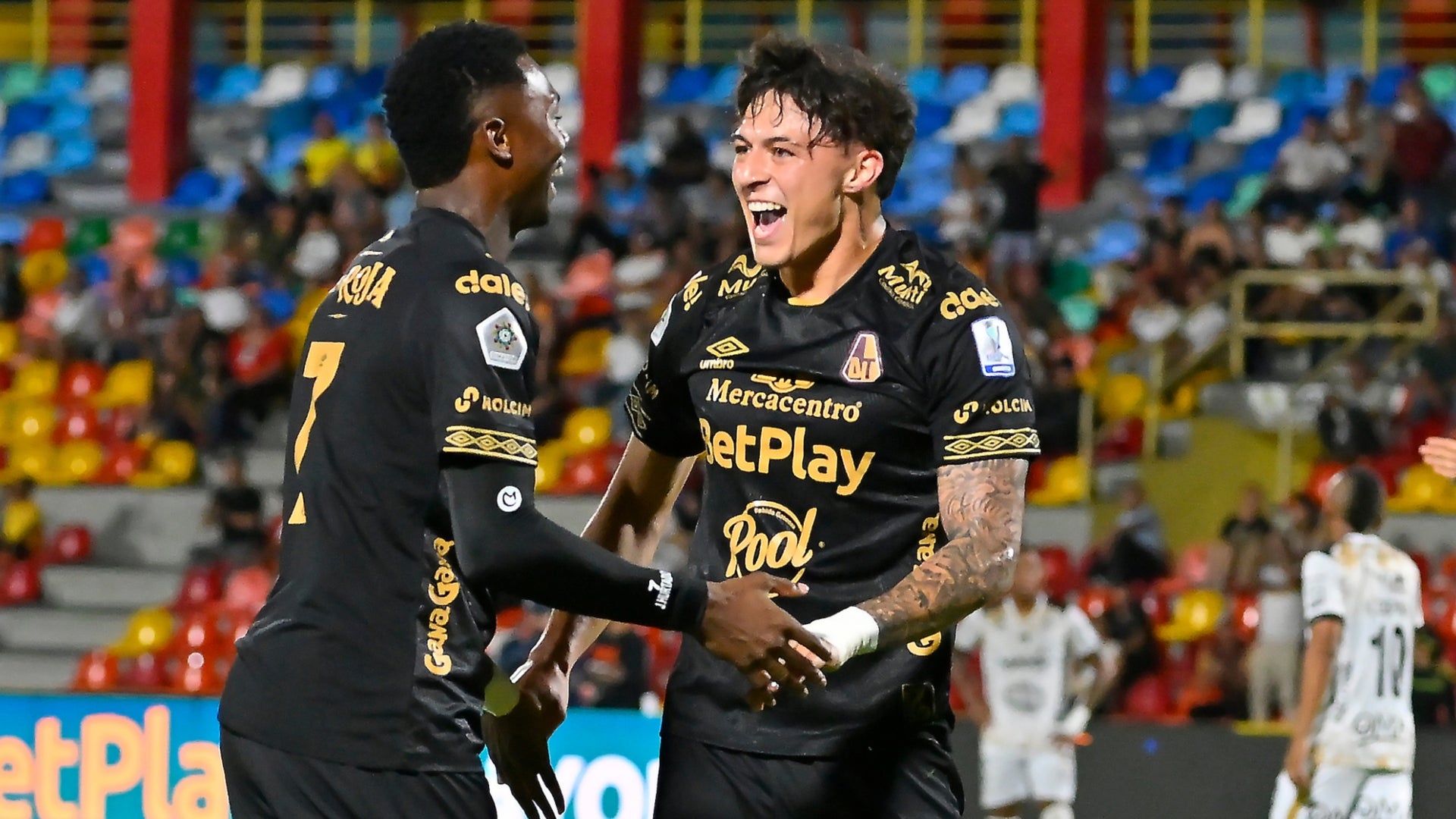 Tolima le remontó a Llaneros y se afianza en lo alto de la tabla - VizzorImage