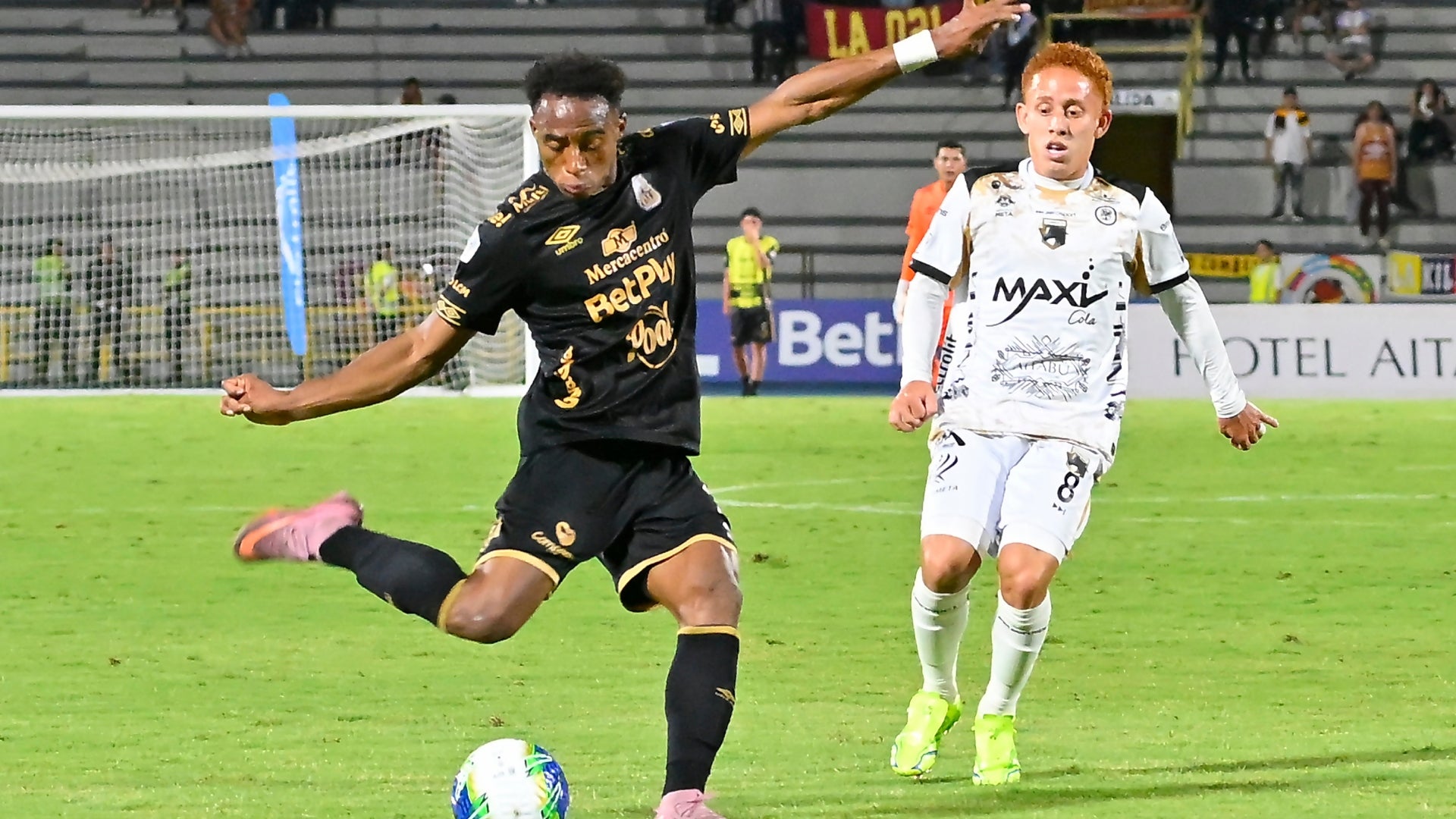 Tolima respondió rápido y logró remontarle a Llaneros (Resumen) - VizzorImage