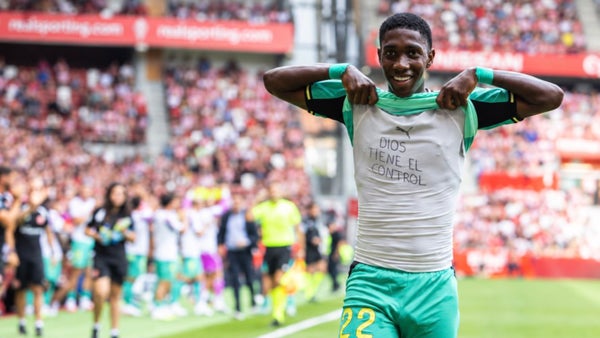Yáser Asprilla recibió una insólita multa tras celebrar su gol Yáser Asprilla recibió una insólita multa tras celebrar su gol