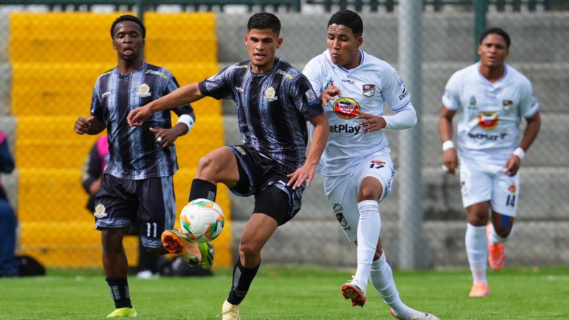 Tigres sorprendió a Orsomarso en la primera jugada y le marcó gol - VizzorImage