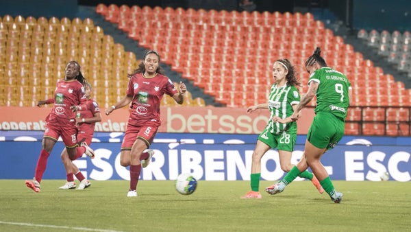 Nacional cumplió en el Atanasio y clasificó a las semifinales Nacional cumplió en el Atanasio y clasificó a las semifinales