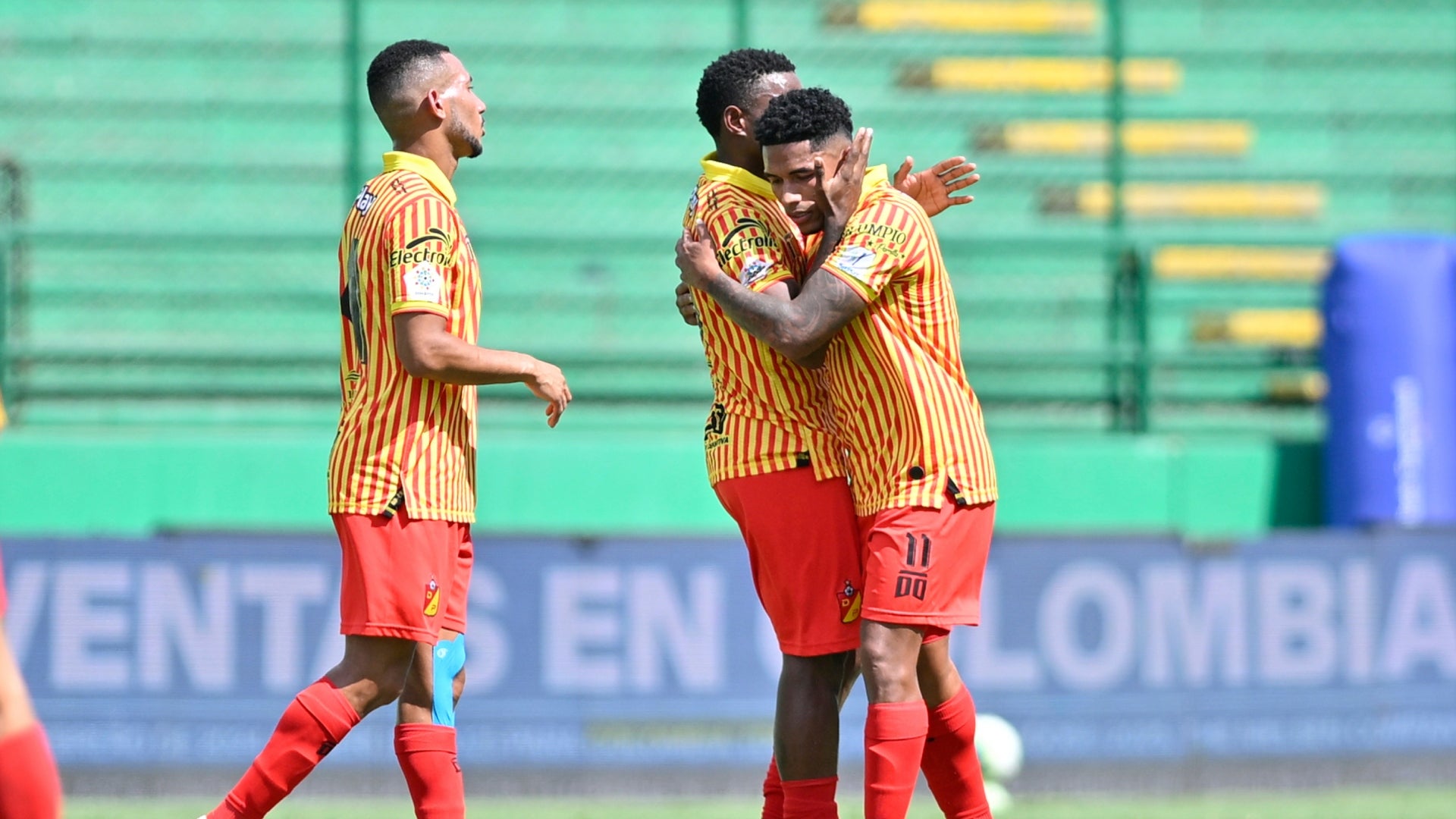 Deportivo Pereira festejó gol ante Bucaramanga tras revisión VAR - VizzorImage