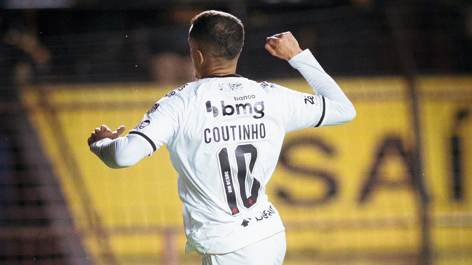 Coutinho fue presentado en su nuevo club