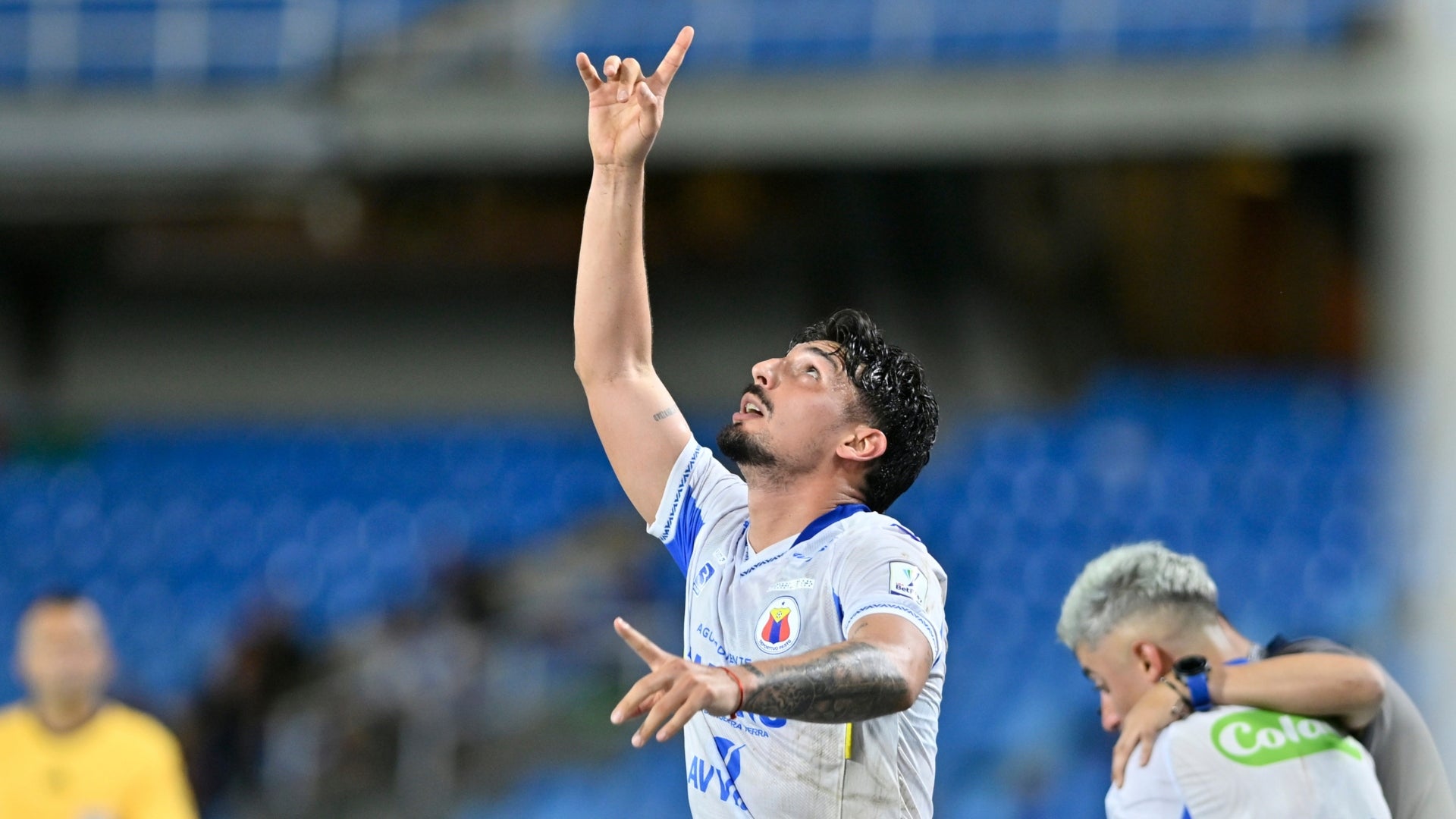 Diego Chávez acabó invicto de América e hizo conmovedor homenaje a su abuela fallecida - VizzorImage