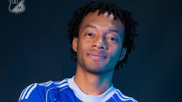 Juan Guillermo Cuadrado es presentado en Millonarios: listo para debutar Juan Guillermo Cuadrado es presentado en Millonarios: listo para debutar