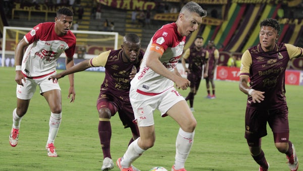 Daniel Torres asume su responsabilidad tras la eliminación de Santa Fe en la Copa Sudamericana Daniel Torres asume su responsabilidad tras la eliminación de Santa Fe en la Copa Sudamericana