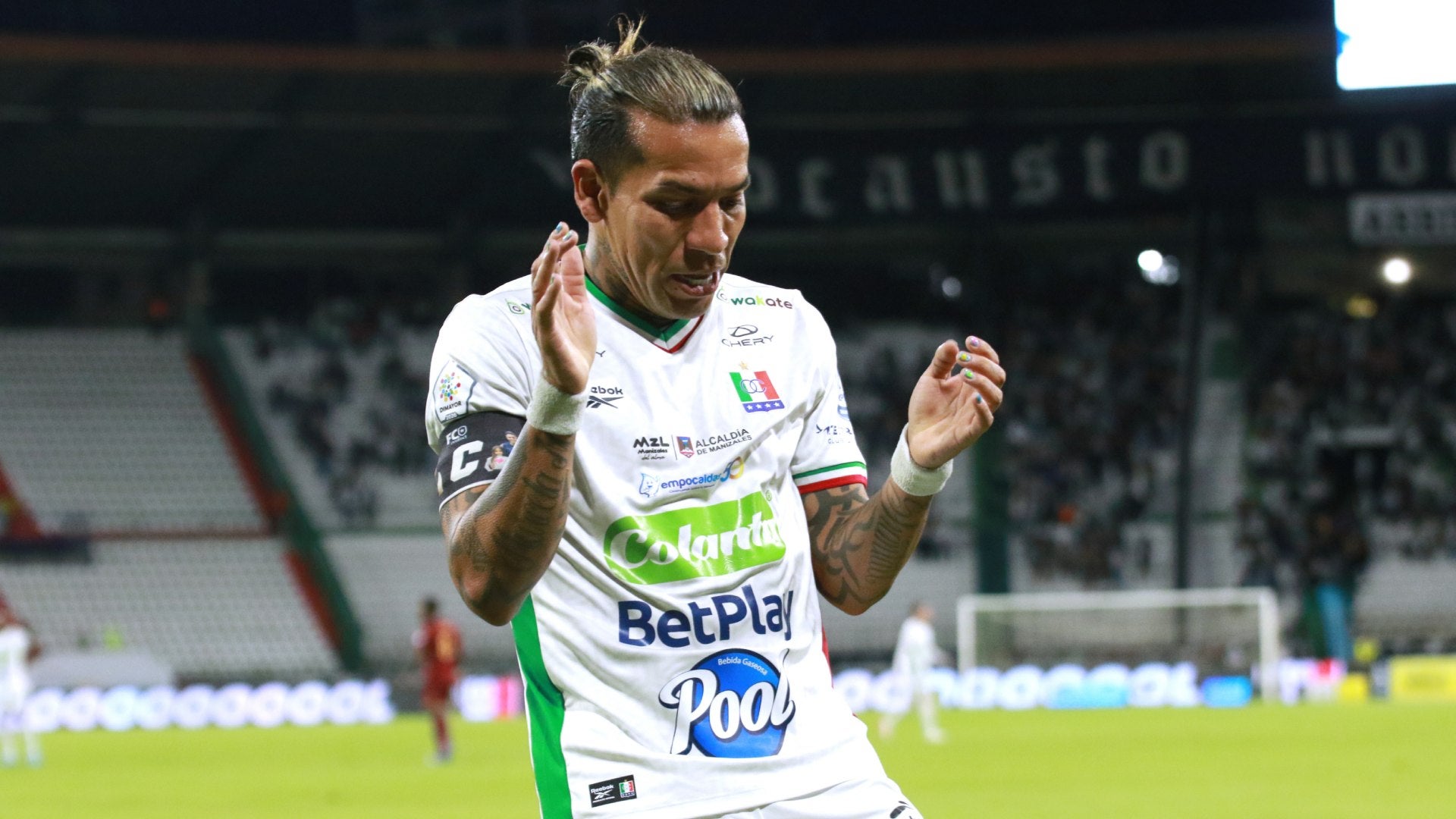 Dayro Moreno acecha los 400 goles como profesional