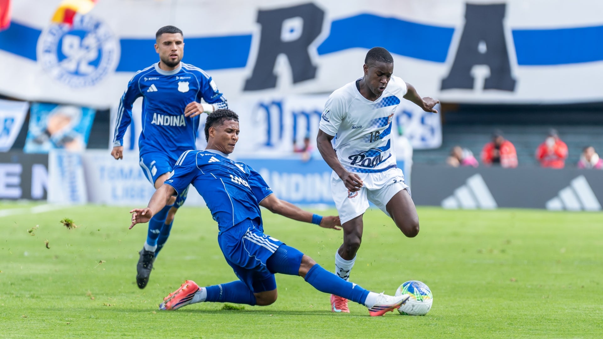 ¿Millonarios se salvó de penal ante Boyacá Chicó? Mira la jugada - VizzorImage