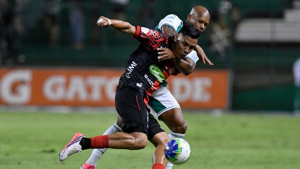 Cúcuta perdonó el gol ante Cali, que respondió con un contraataque Cúcuta perdonó el gol ante Cali, que respondió con un contraataque
