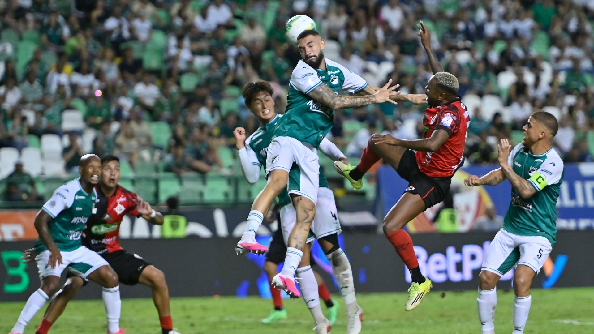 Cali no celebró gol de Caldera ante Cúcuta por salvada de Peralta - VizzorImage