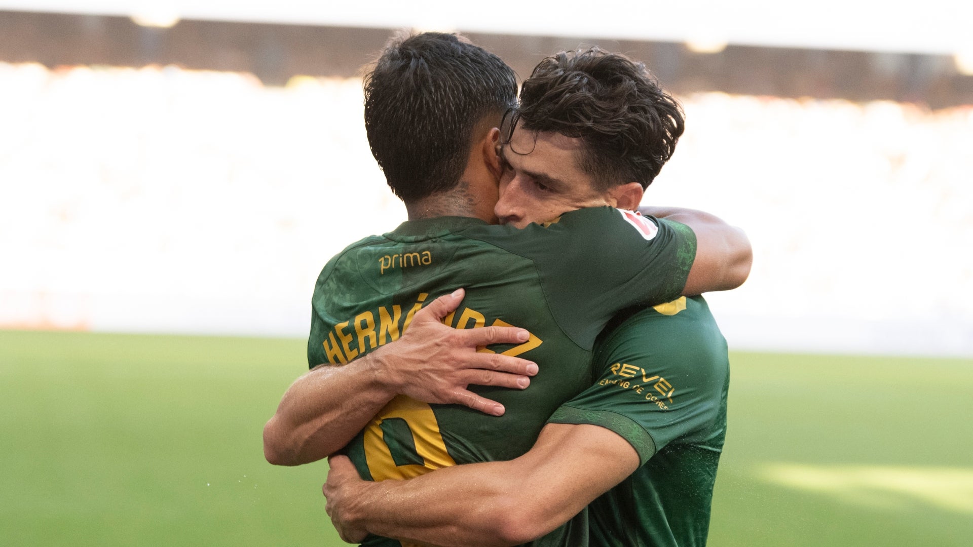 'Cucho' Hernández anotó un golazo con Betis