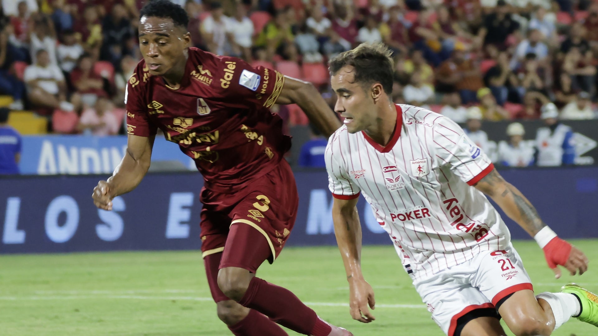 América sumó empate ante Tolima y se sostiene como único líder - VizzorImage