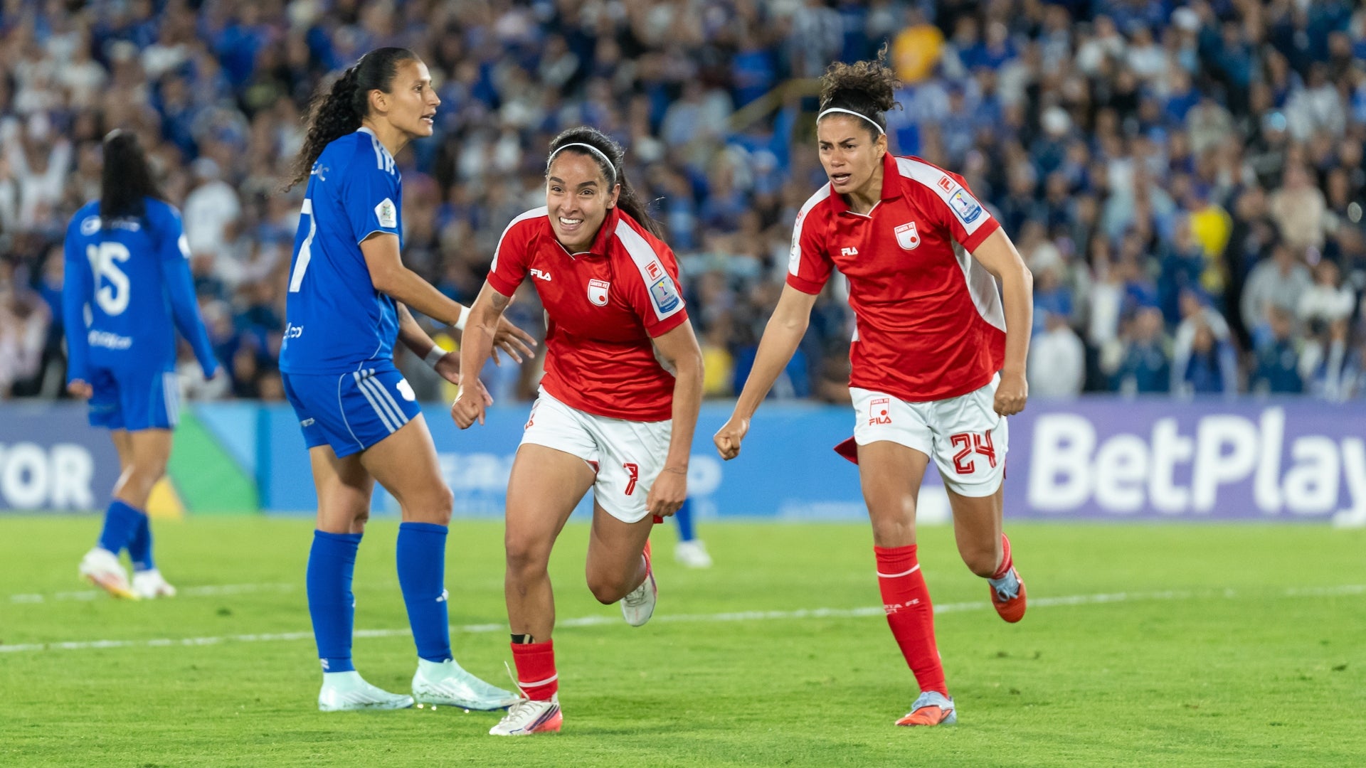 Santa Fe eliminó a Millonarios y jugará la final de Liga Femenina ante Cali - VizzorImage