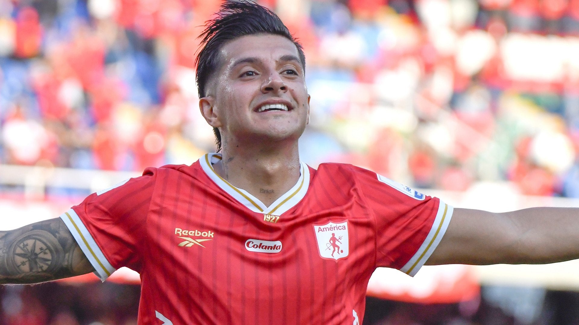 América tuvo un doble penal ante Águilas Doradas