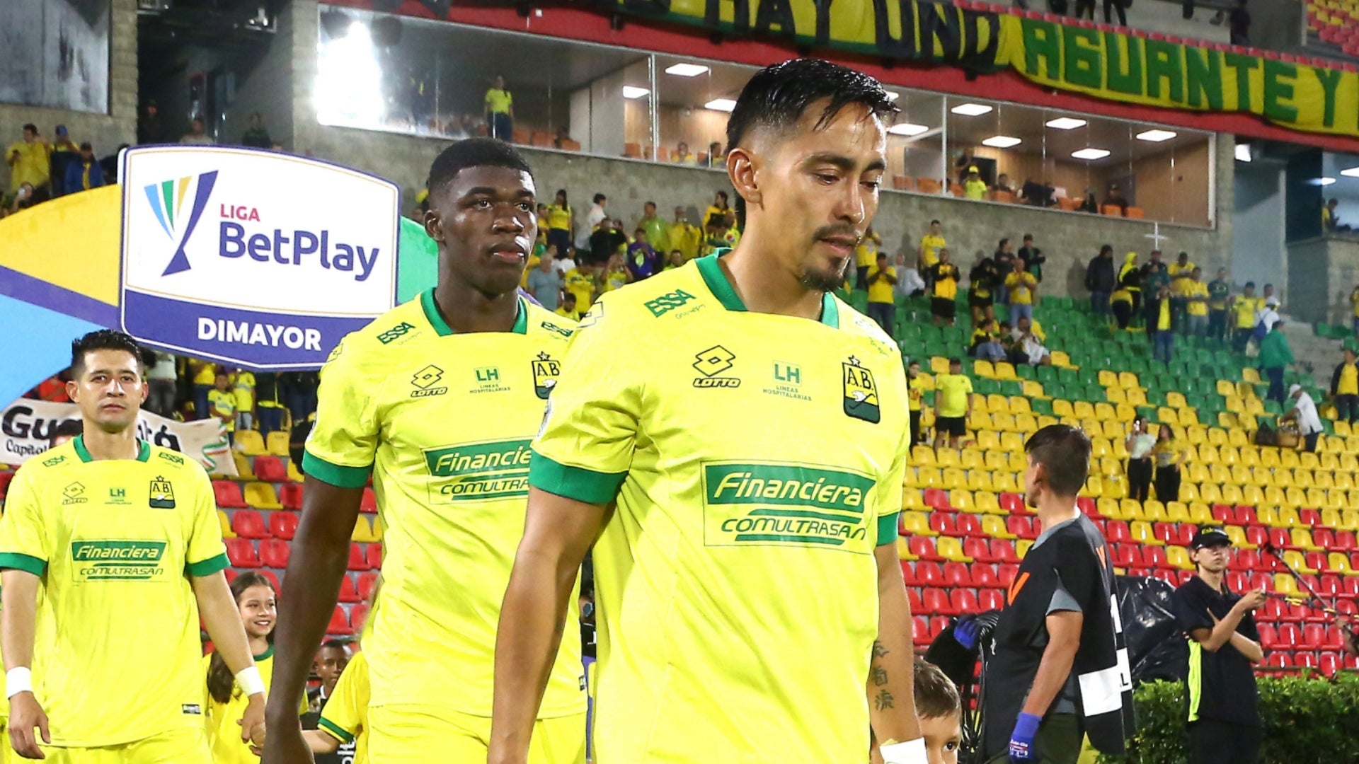 Bucaramanga conoció sanción por la expulsión de Fabián Sambueza - VizzorImage