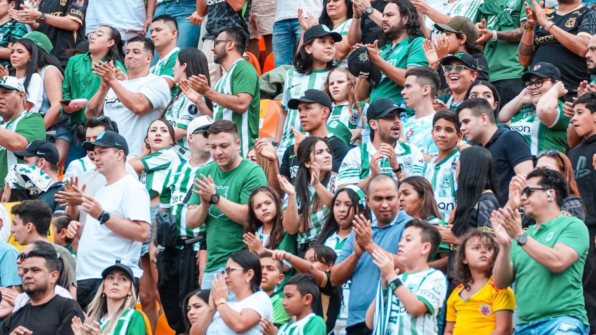 Homenaje en el juego entre Nacional y Chapecoense
