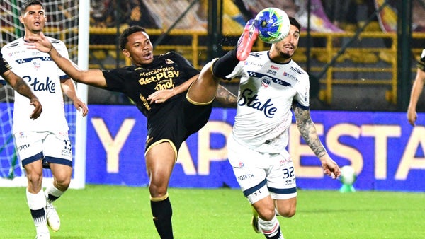 Mira el autogol de Fortaleza que puso por delante a Tolima Mira el autogol de Fortaleza que puso por delante a Tolima