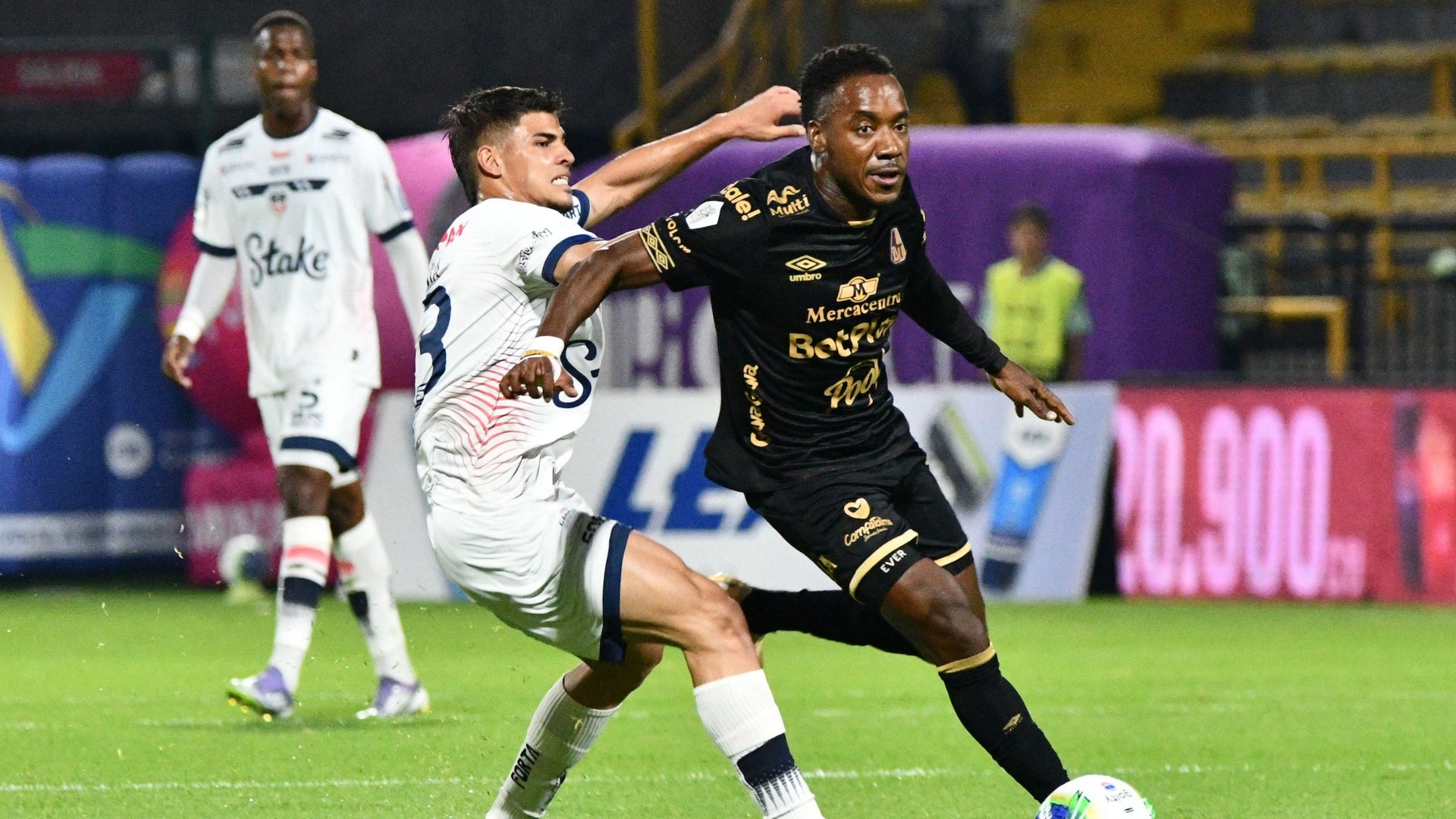 Tolima no cerró el triunfo y Fortaleza igualó con golazo (Resumen) - VizzorImage