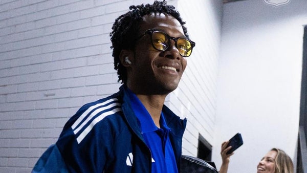 ¡El Atanasio lo recibió! Cuadrado volvió como capitán de Millonarios ¡El Atanasio lo recibió! Cuadrado volvió como capitán de Millonarios