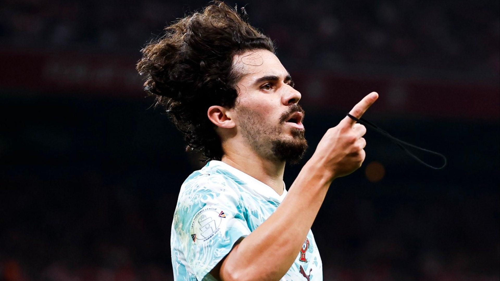 Vitinha respaldó a su DT tras la salida de Cristiano