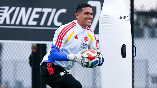 Aldair Quintana recibe fuerte golpe en partido ante Paraguay Aldair Quintana recibe fuerte golpe en partido ante Paraguay