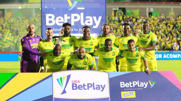 Bucaramanga sufrió una expulsión en el primer tiempo ante Junior