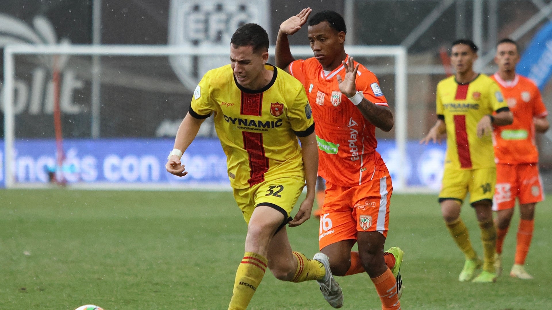 Envigado estuvo cerca de marcar gol de laboratorio ante Bogotá - VizzorImage