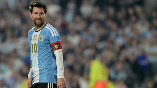 Messi se despidió de Argentina: gol, emoción y una noche histórica Messi se despidió de Argentina: gol, emoción y una noche histórica
