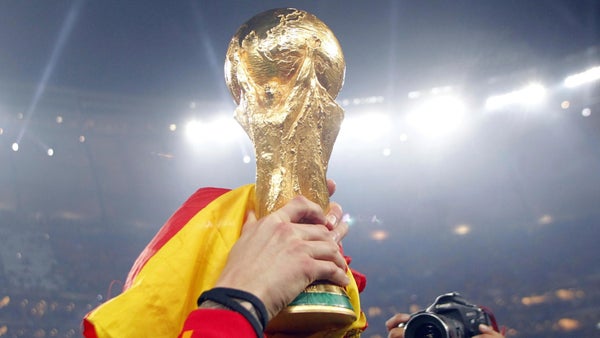 Campeón del mundo con España anunció su retiro del fútbol Campeón del mundo con España anunció su retiro del fútbol