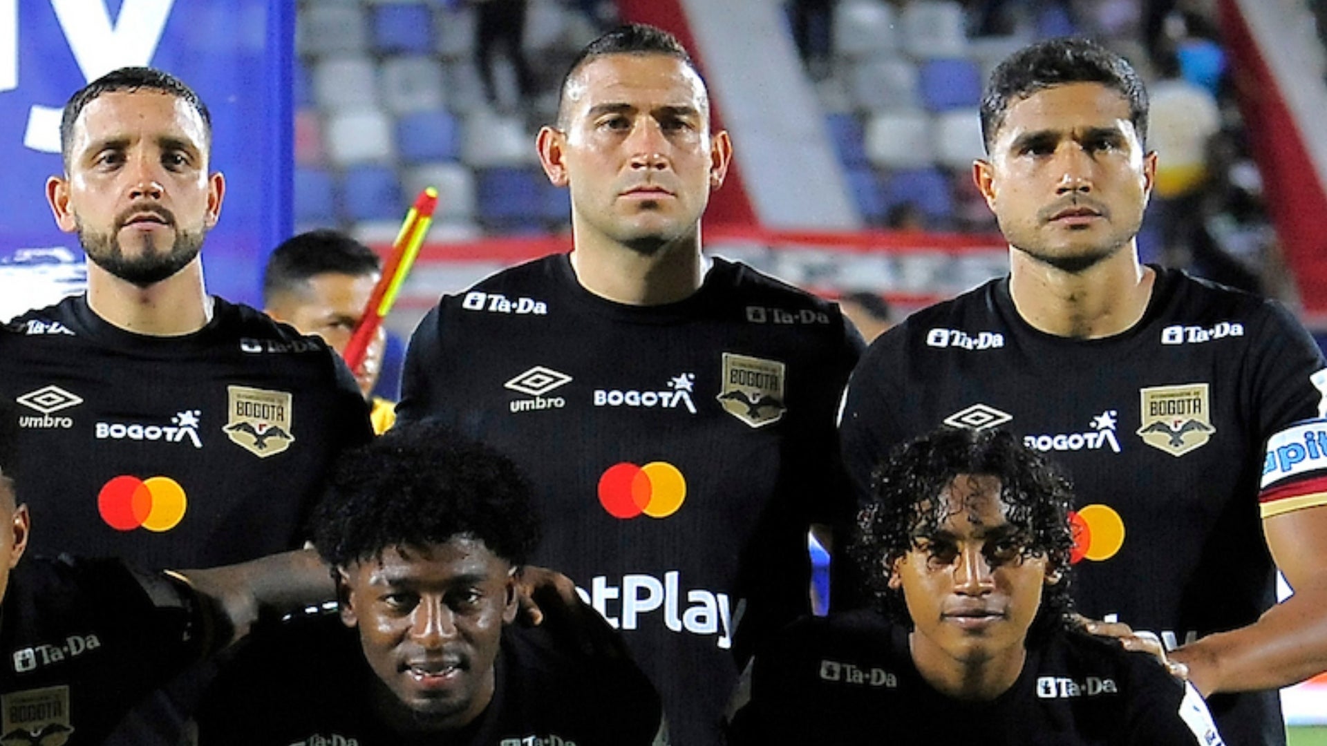 Junior casi sufre gol de camerino de Larry Vásquez en Inter Bogotá - VizzorImage