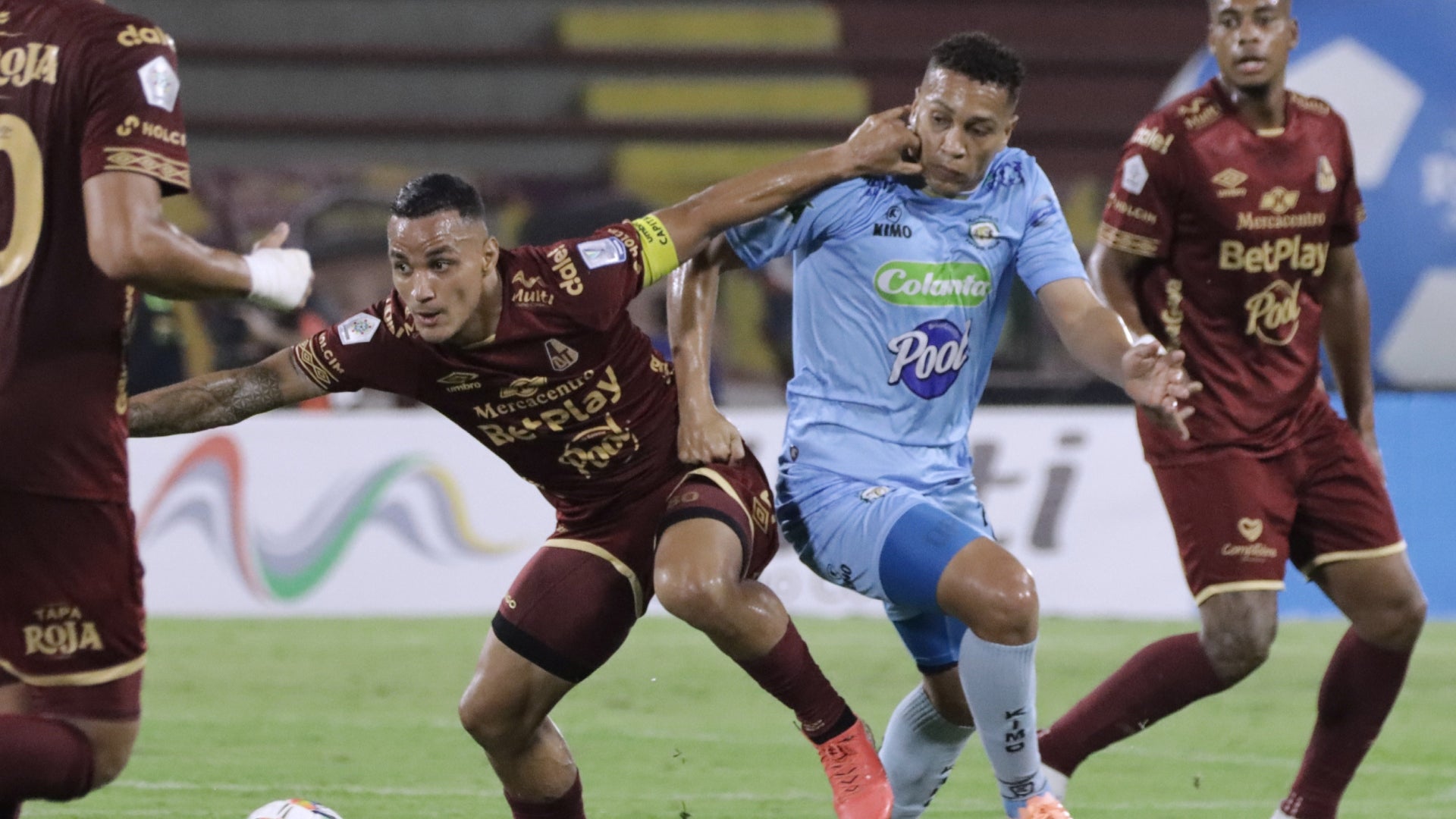 Tolima se salvó del gol de Jaguares por doble remate en los palos - VizzorImage