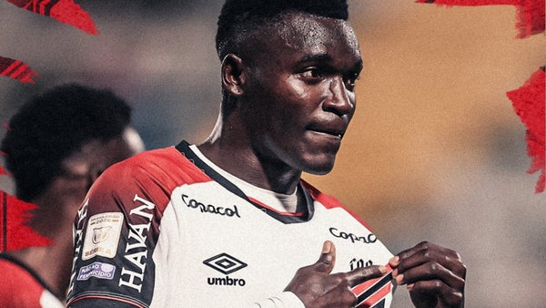 Paranaense ganó con doblete de Kevin Viveros y sueña con Libertadores