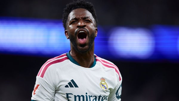 Vinícius recibió cuatro fechas de sanción y no jugará ante Barcelona Vinícius recibió cuatro fechas de sanción y no jugará ante Barcelona