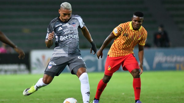 Junior parpadeó y Pereira estuvo cerca de firmar un golazo Junior parpadeó y Pereira estuvo cerca de firmar un golazo