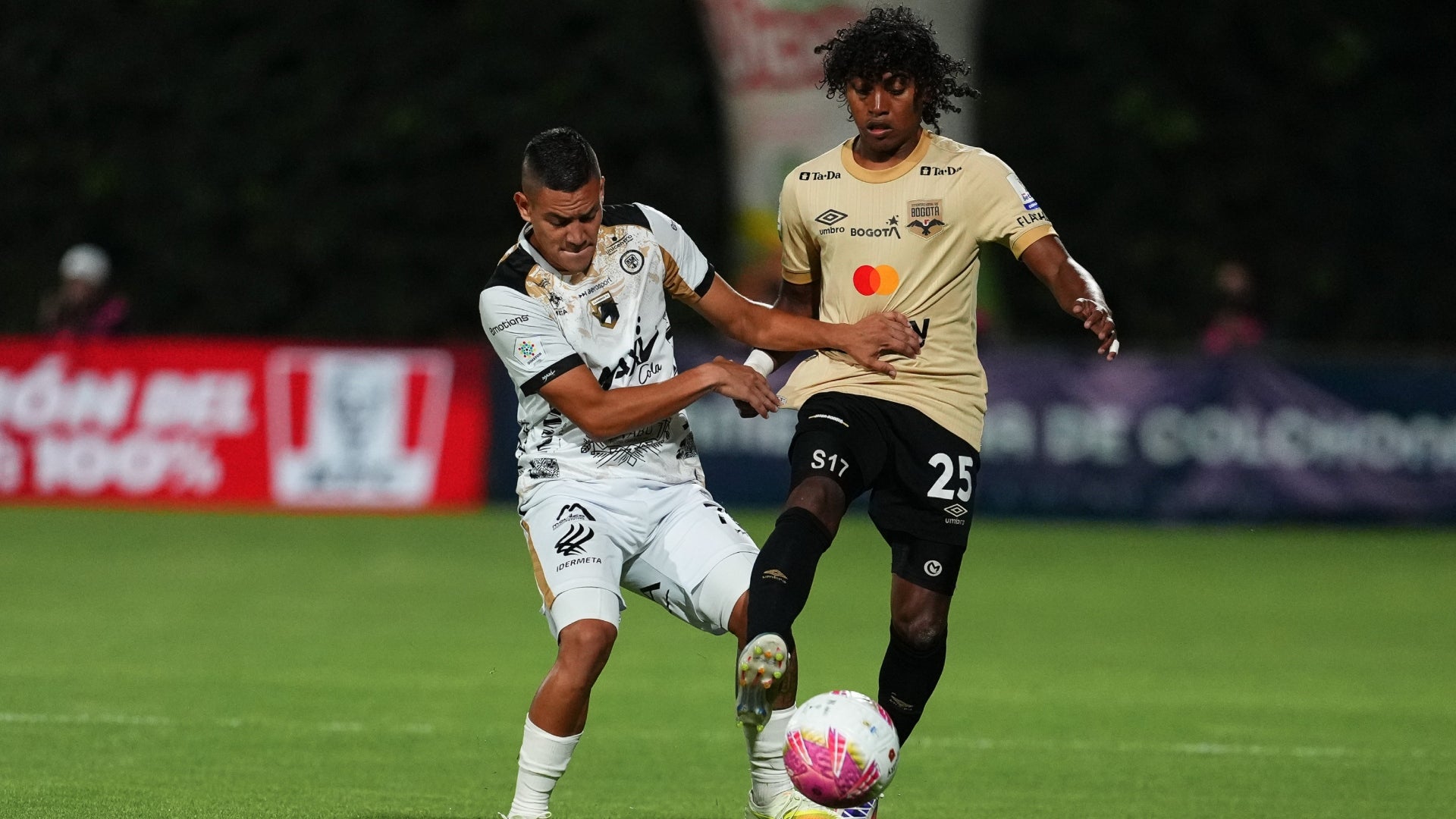 Inter Bogotá tuvo fortuna y marcó gol a Llaneros en Copa BetPlay - VizzorImage