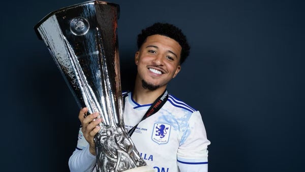Un sorpresivo equipo que presentó oferta oficial por Jadon Sancho
