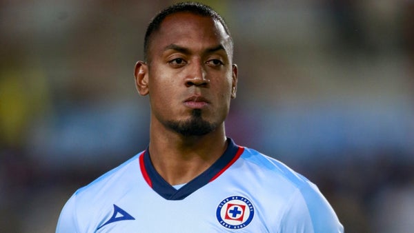 Willer Ditta es tendencia tras insólito descuido con Cruz Azul