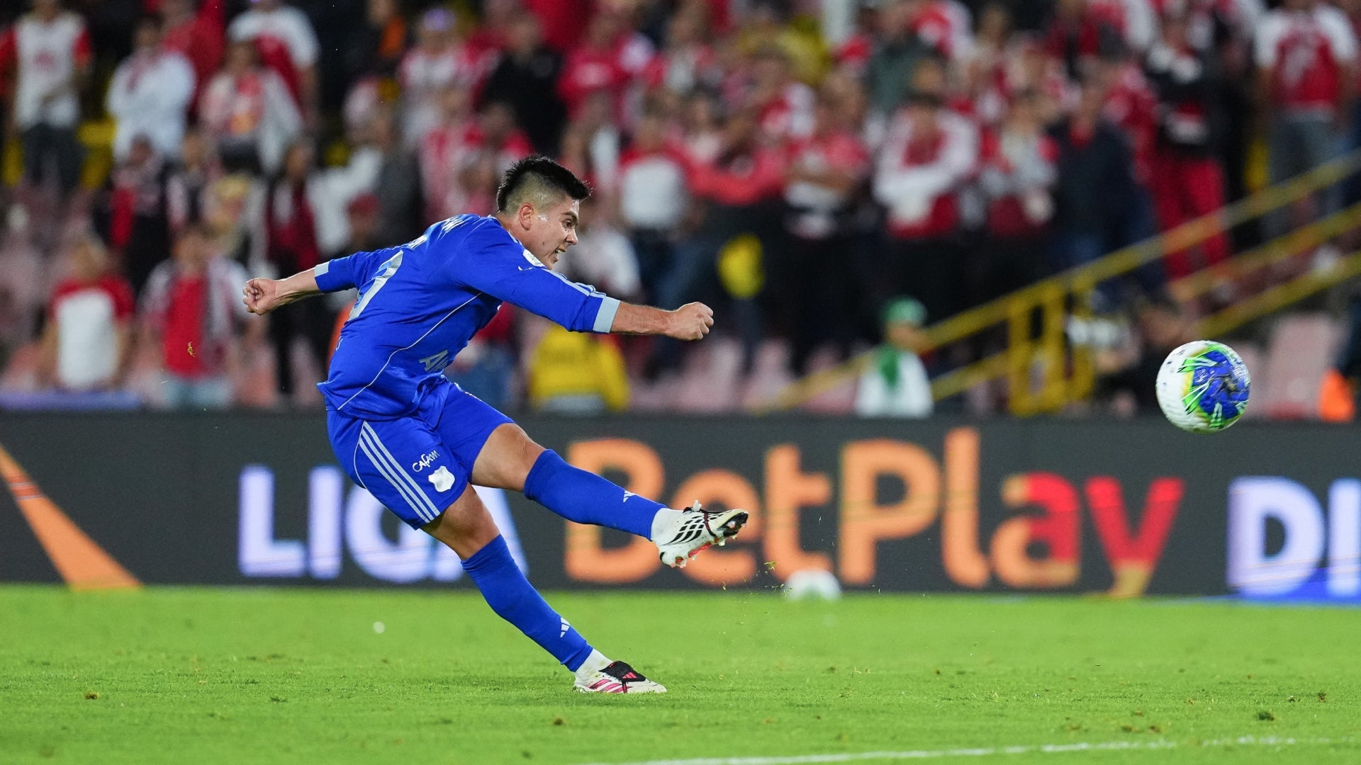 Daniel Ruiz anota un golazo
