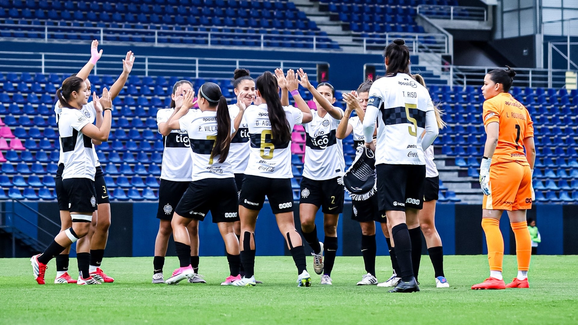 Olimpia eliminó a Cali