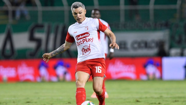 Daniel Torres alcanza un gran número de partidos con Santa Fe
