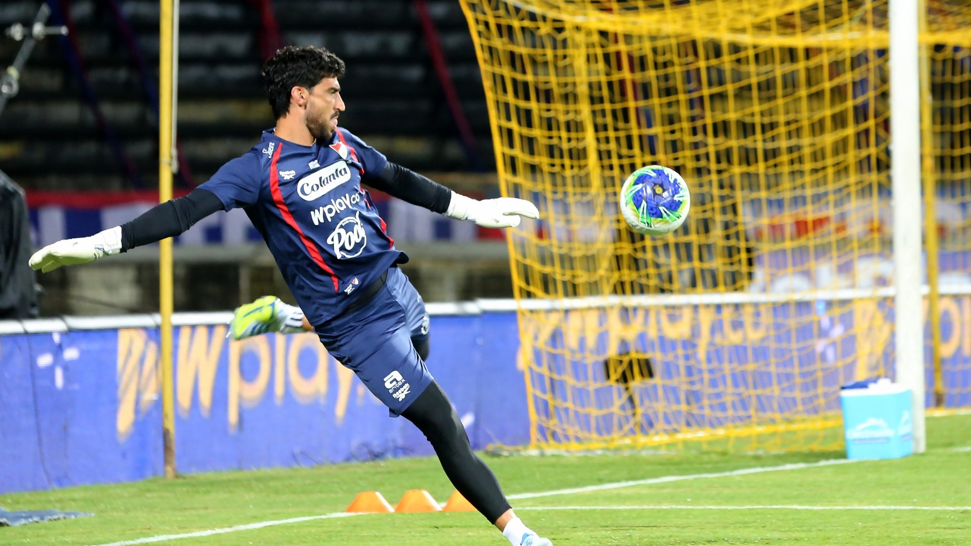 Ichazo salvó a Medellín con una gran atajada
