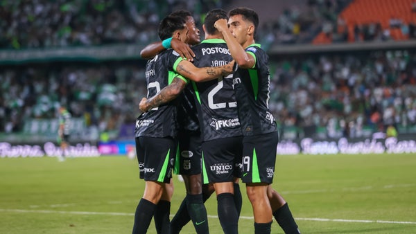 Atlético Nacional domina y vence 2-0 a Santa Fe (Resumen) Atlético Nacional domina y vence 2-0 a Santa Fe (Resumen)