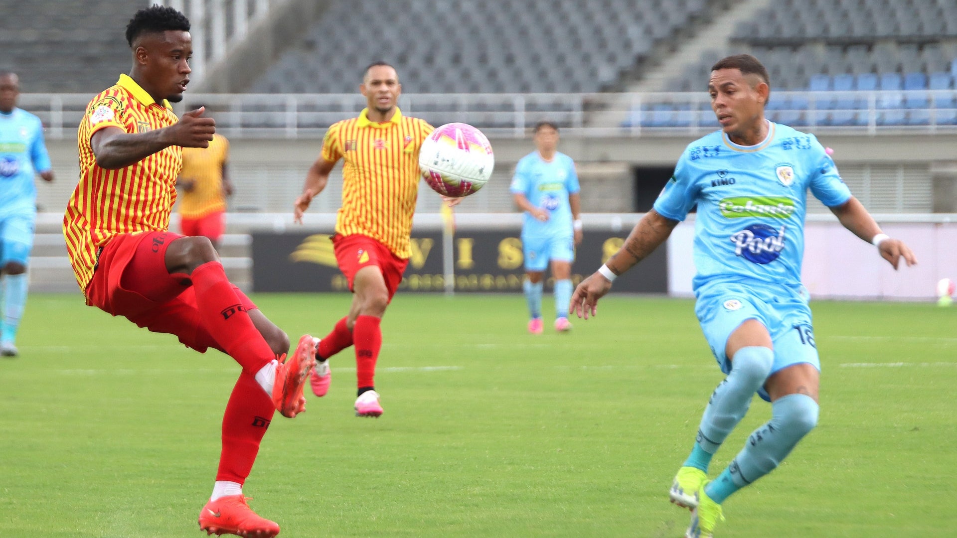 Jaguares estuvo cerca del gol ante Pereira